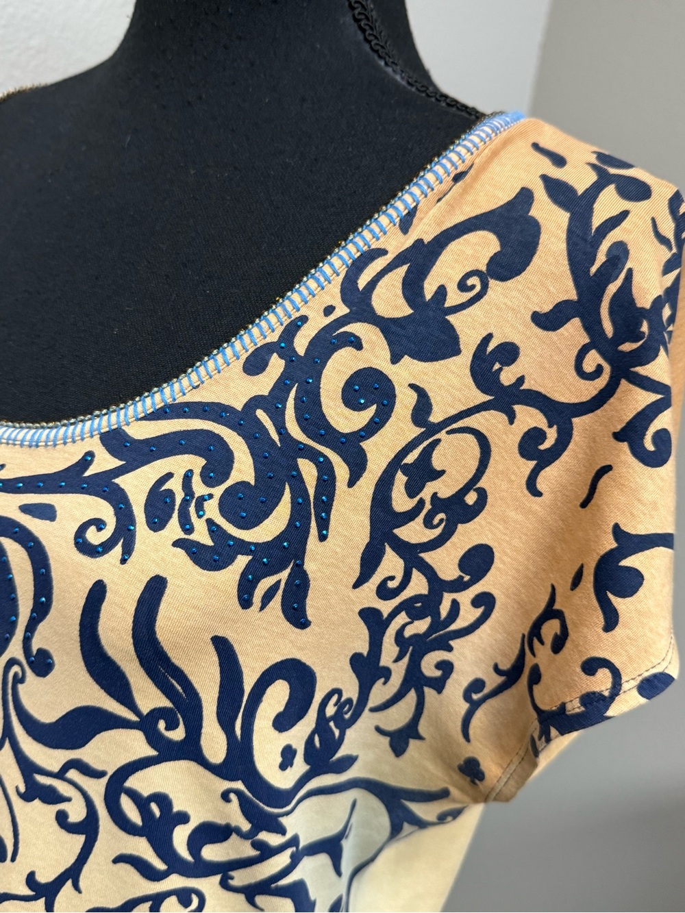 BambooCo XL Pima Cotton Navy Scroll Graphic Tan Stretch Short Sleeve Tee Top - Picture 9 of 14
